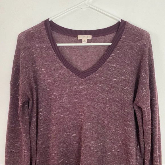 Aritzia Sweater Womens Size XS Oversized Shirt Wilfred Sherbrooke Burgundy Vneck - Picture 3 of 11